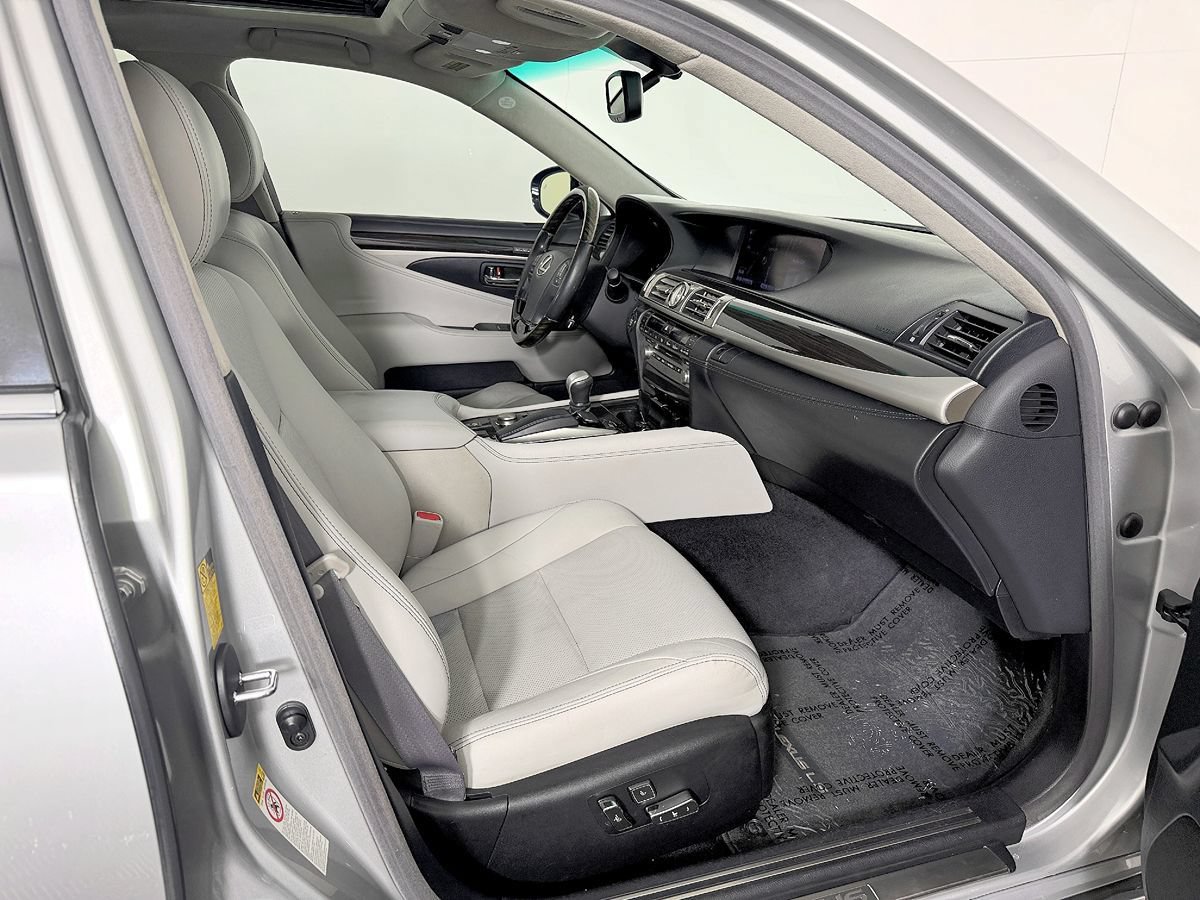 Used 2014 Lexus LS 460 w/ Comfort Package RWD image 54
