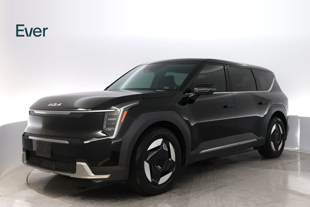 Used 2024 Kia EV9 Light Long Range RWD image 2