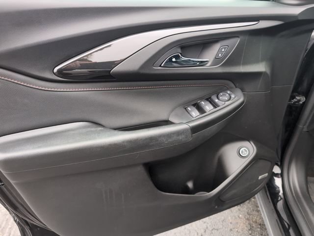 Used 2021 Chevrolet TrailBlazer RS w/ Sun and Liftgate Package image 16