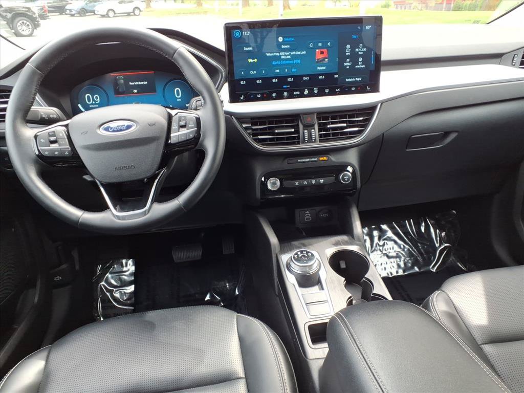 Used 2025 Ford Escape Platinum AWD/4WD image 9