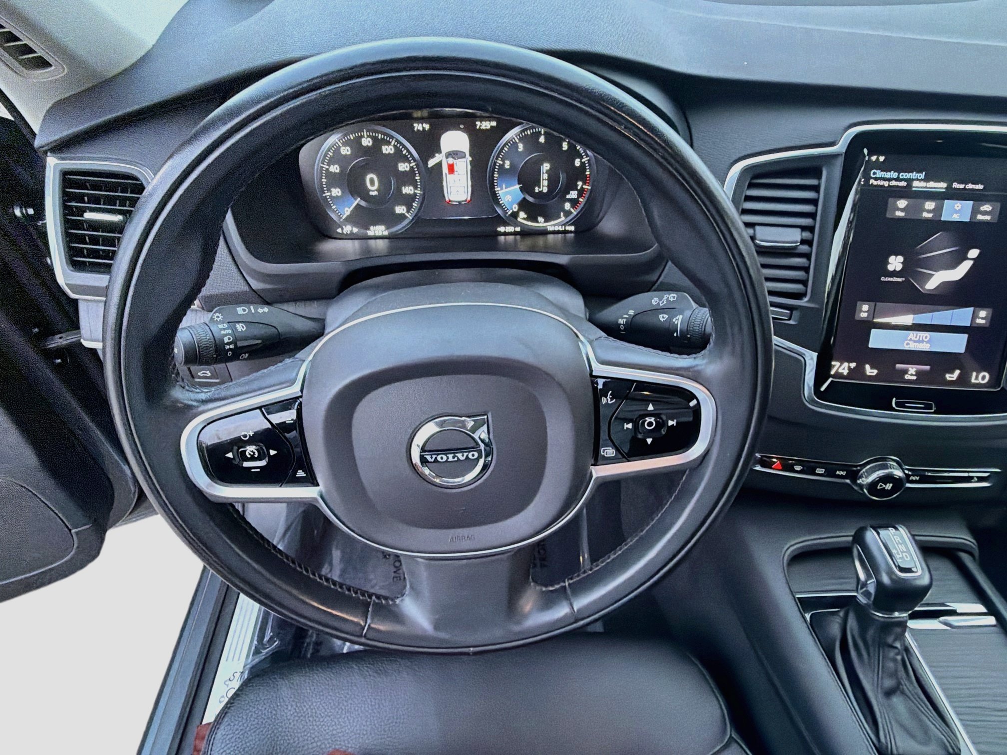 Used 2020 Volvo XC90 T6 Momentum w/ Protection Package AWD/4WD image 39