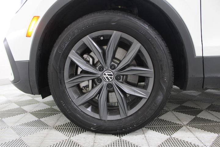 Used 2024 Volkswagen Tiguan Wolfsburg Edition image 38