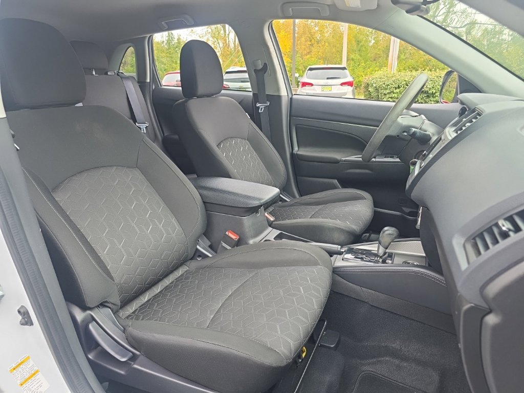 Used 2022 Mitsubishi Outlander Sport ES AWD/4WD image 32