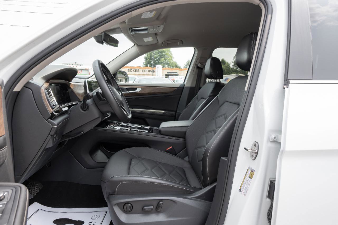 Used 2024 Volkswagen Atlas SE image 13