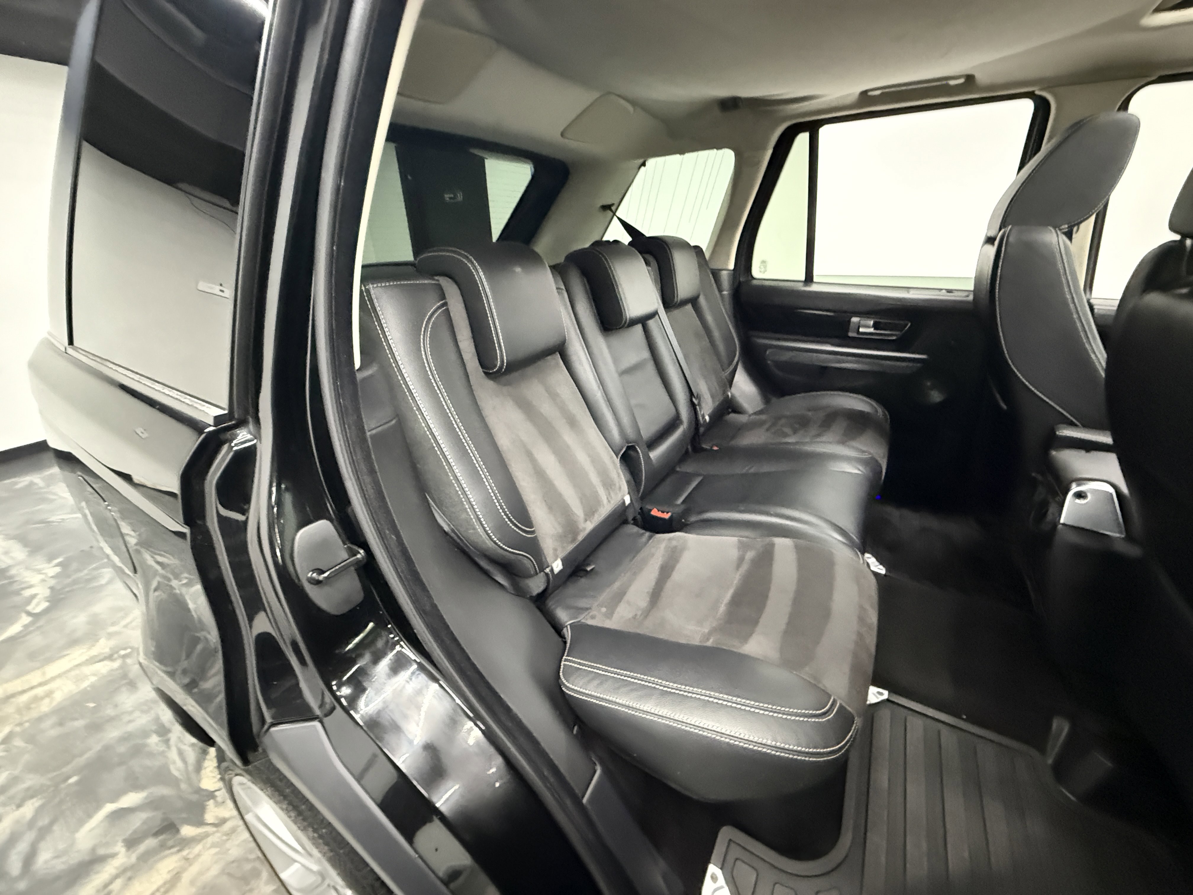 Used 2010 Land Rover Range Rover Sport Supercharged image 22