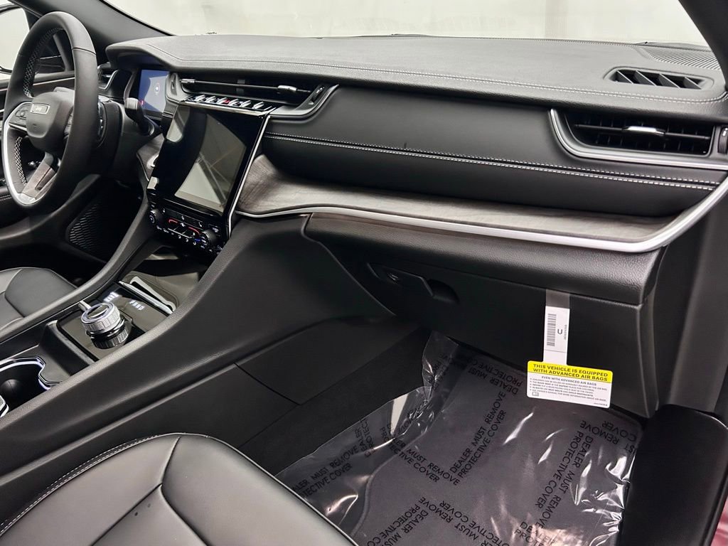 New 2025 Jeep Grand Cherokee L Limited image 18