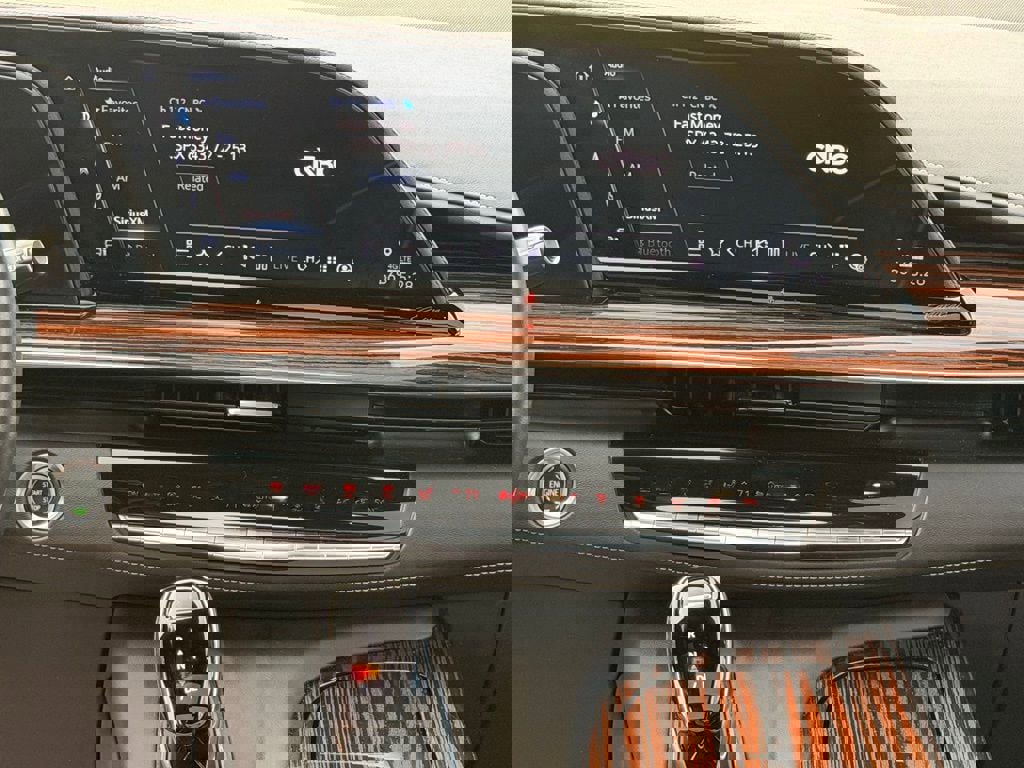 Used 2023 Cadillac Escalade Premium Luxury image 14