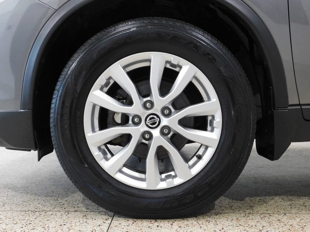 Used 2020 Nissan Rogue SV AWD/4WD image 14