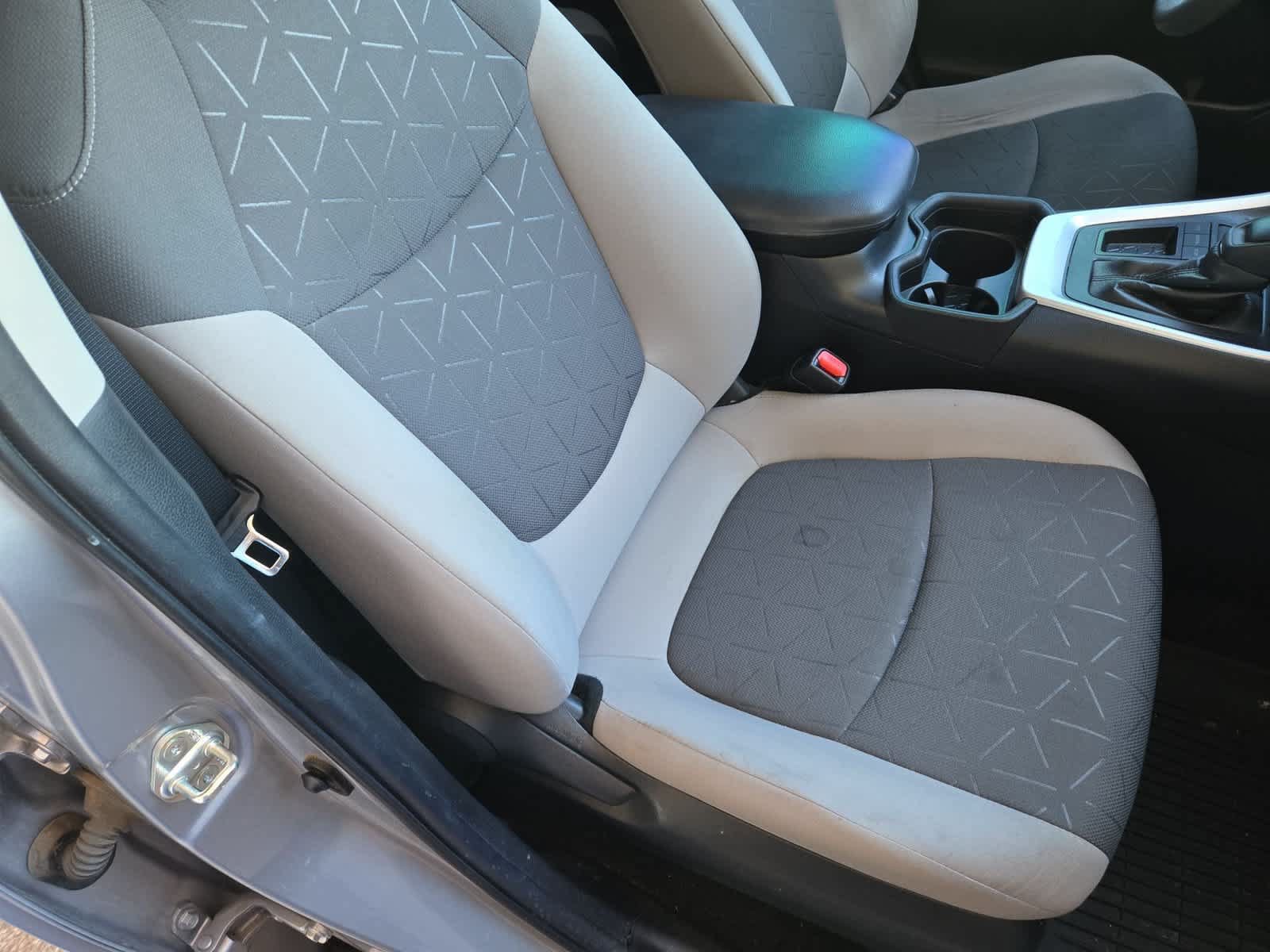 Used 2020 Toyota RAV4 XLE w/ Convenience Package FWD image 22
