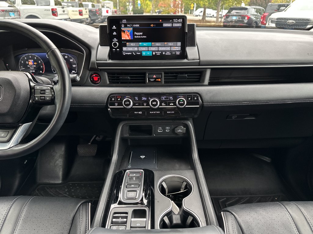 Used 2025 Honda Pilot Elite image 16