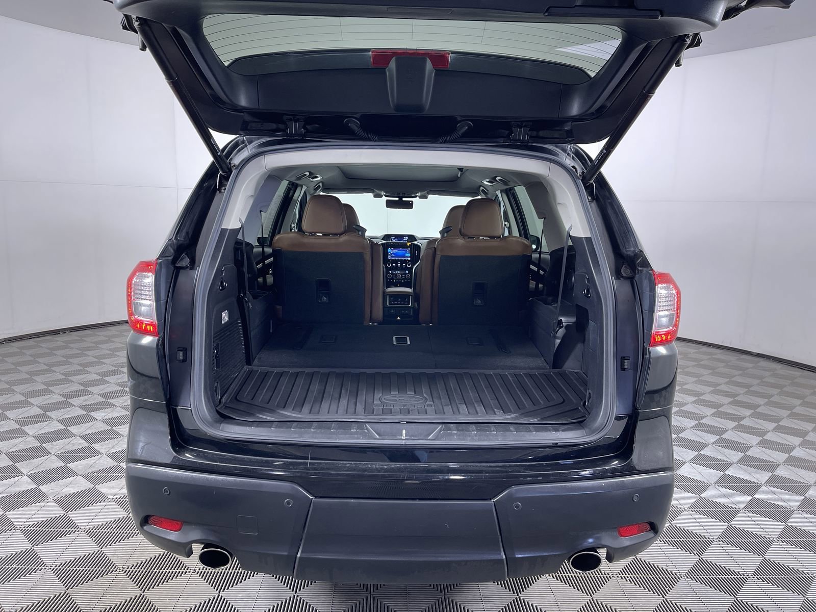 Used 2020 Subaru Ascent Touring AWD/4WD image 25