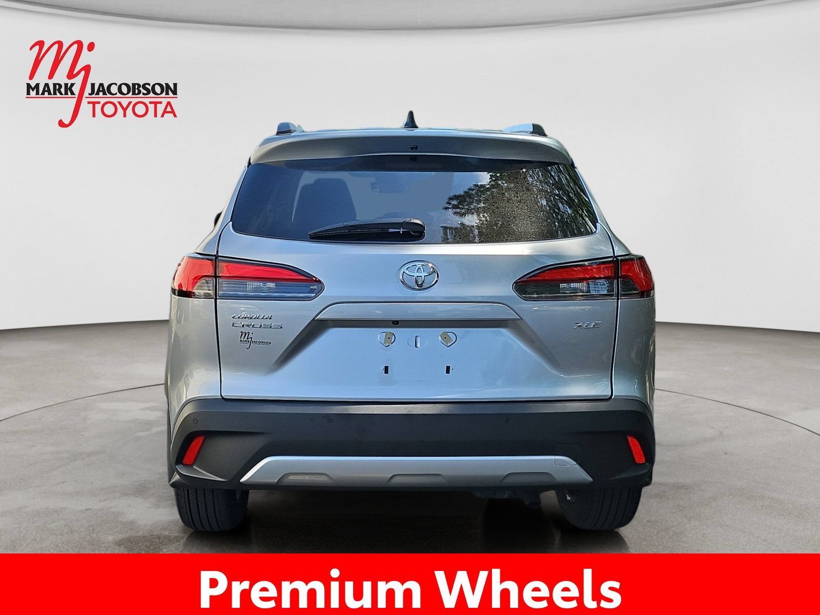Used 2026 Toyota Corolla Cross XLE w/ Convenience Package FWD image 11