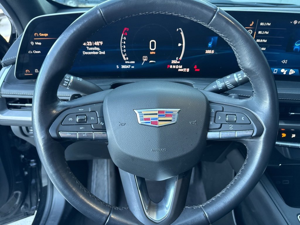 Used 2024 Cadillac XT4 Premium Luxury image 3