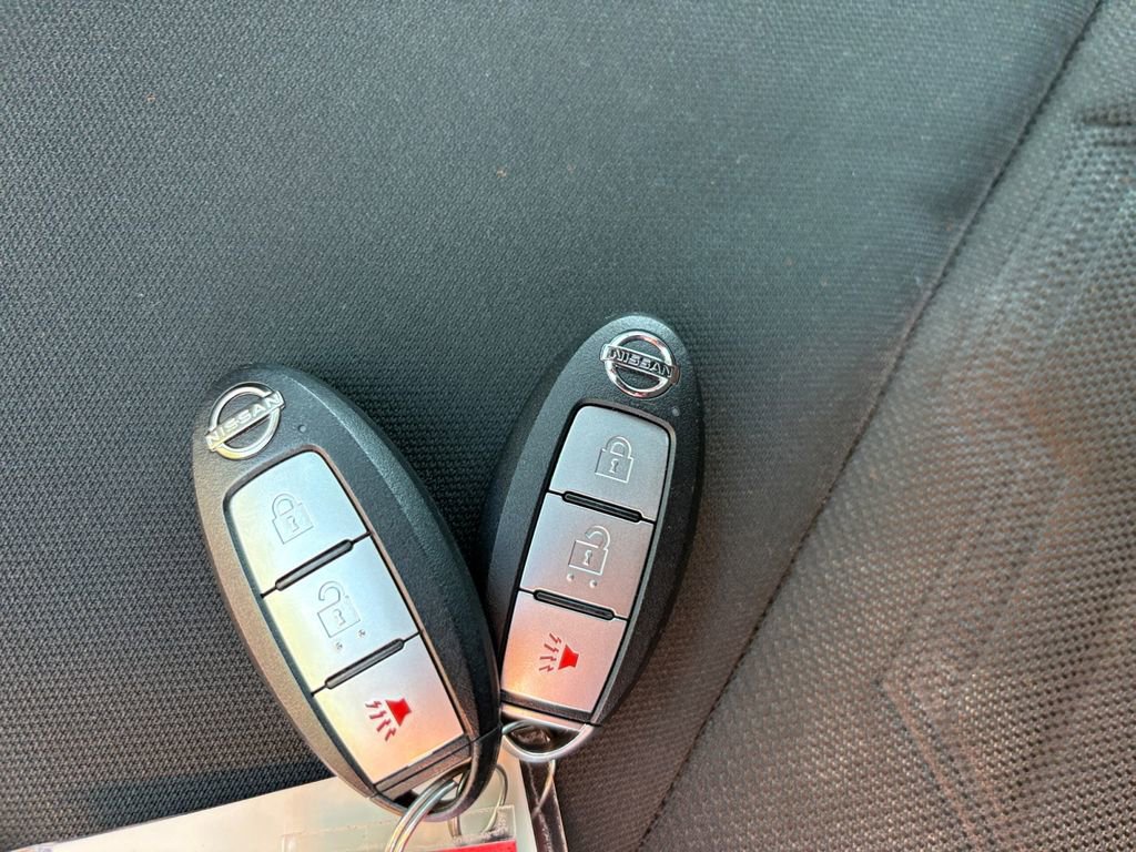 Used 2022 Nissan Frontier PRO-4X w/ Off-Road Protection Package image 32