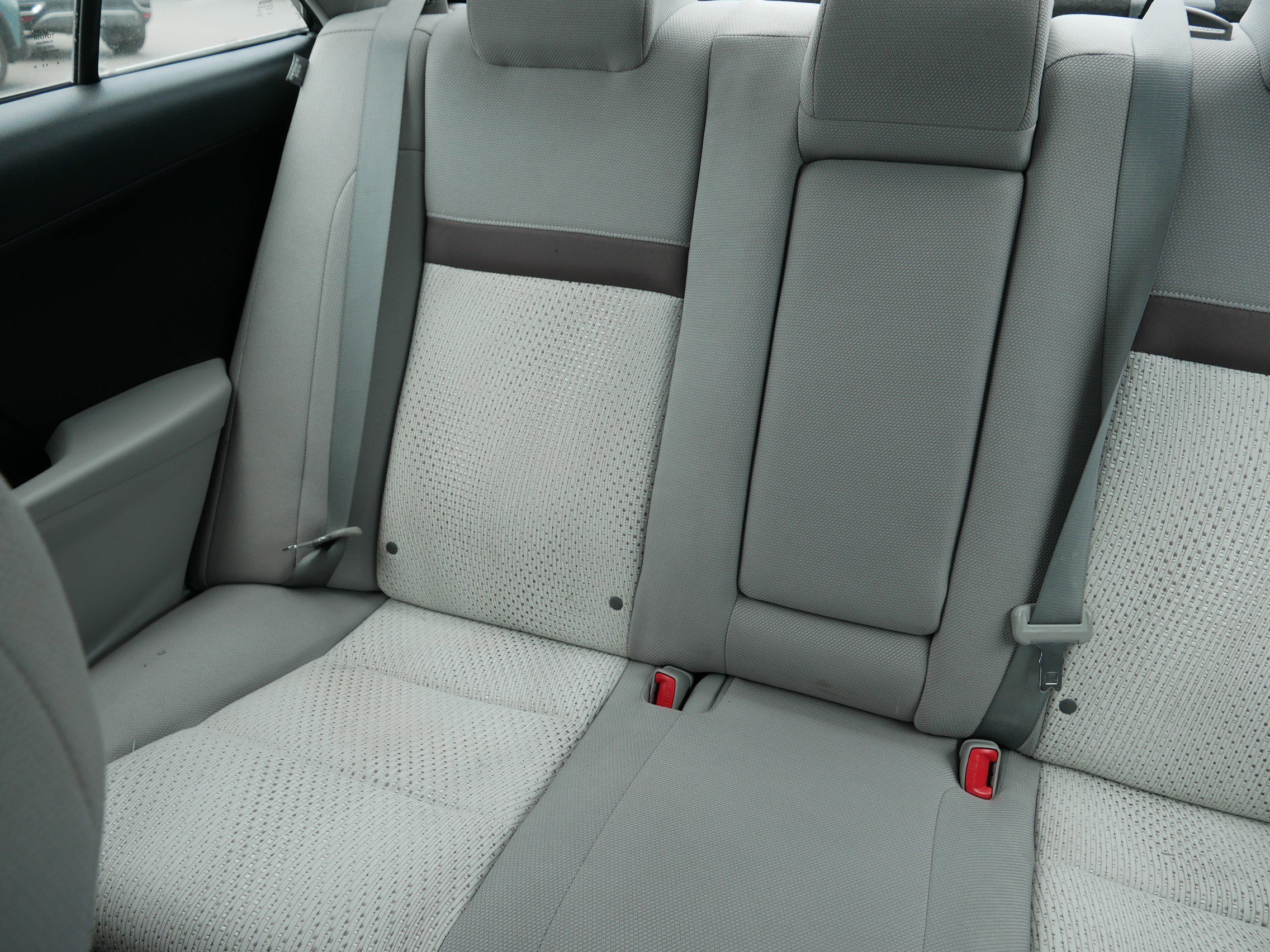 Used 2014 Toyota Camry LE FWD image 12