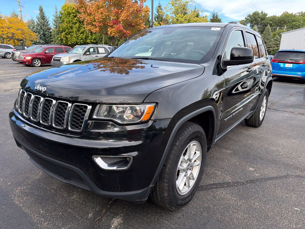 Used 2018 Jeep Grand Cherokee Laredo AWD/4WD image 7
