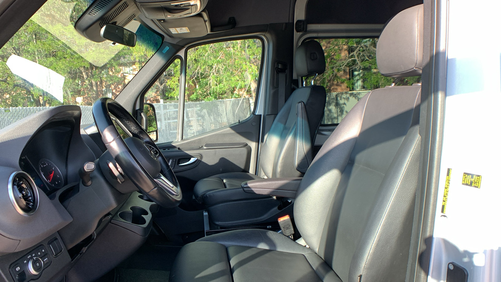 Used 2021 Mercedes-Benz Sprinter 2500 image 13