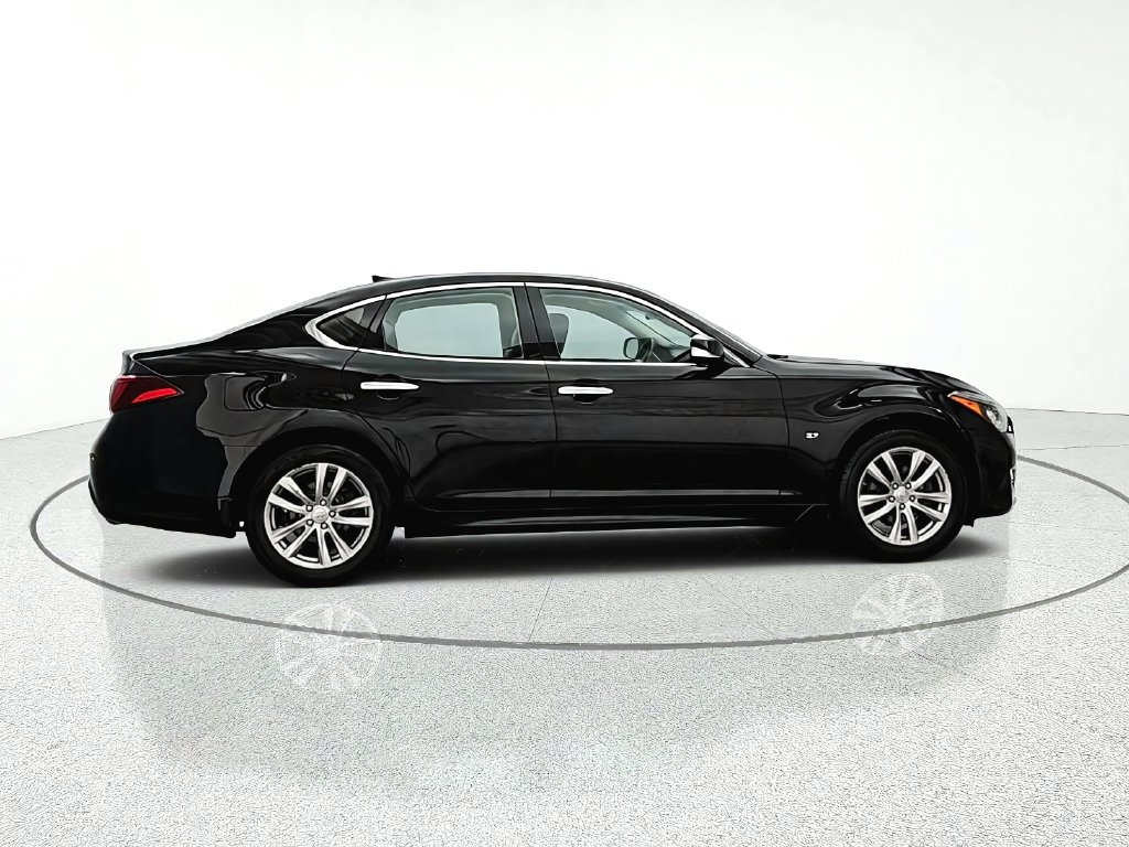 Used 2018 INFINITI Q70 Luxe w/ Proactive Package AWD/4WD image 7