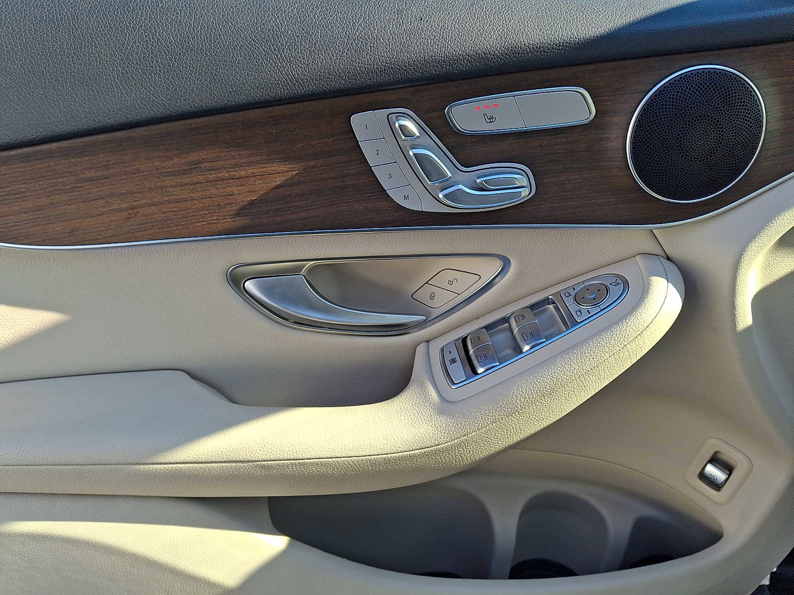 Certified 2022 Mercedes-Benz GLC 300 4MATIC image 9