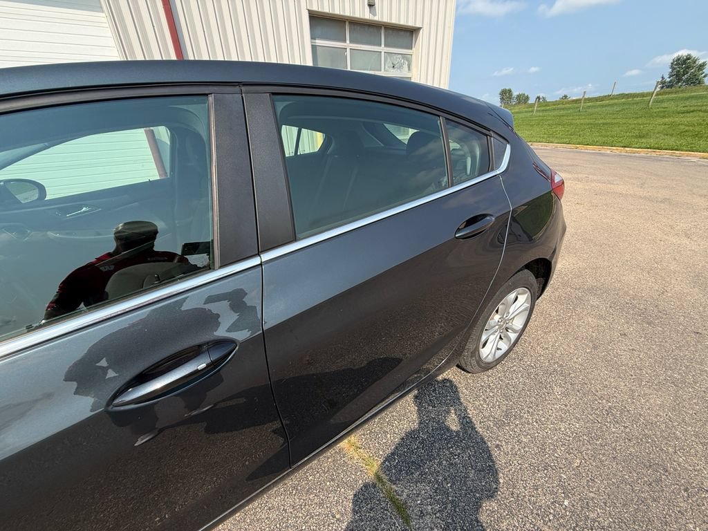 Used 2019 Chevrolet Cruze LT w/ LT True North Edition FWD image 32