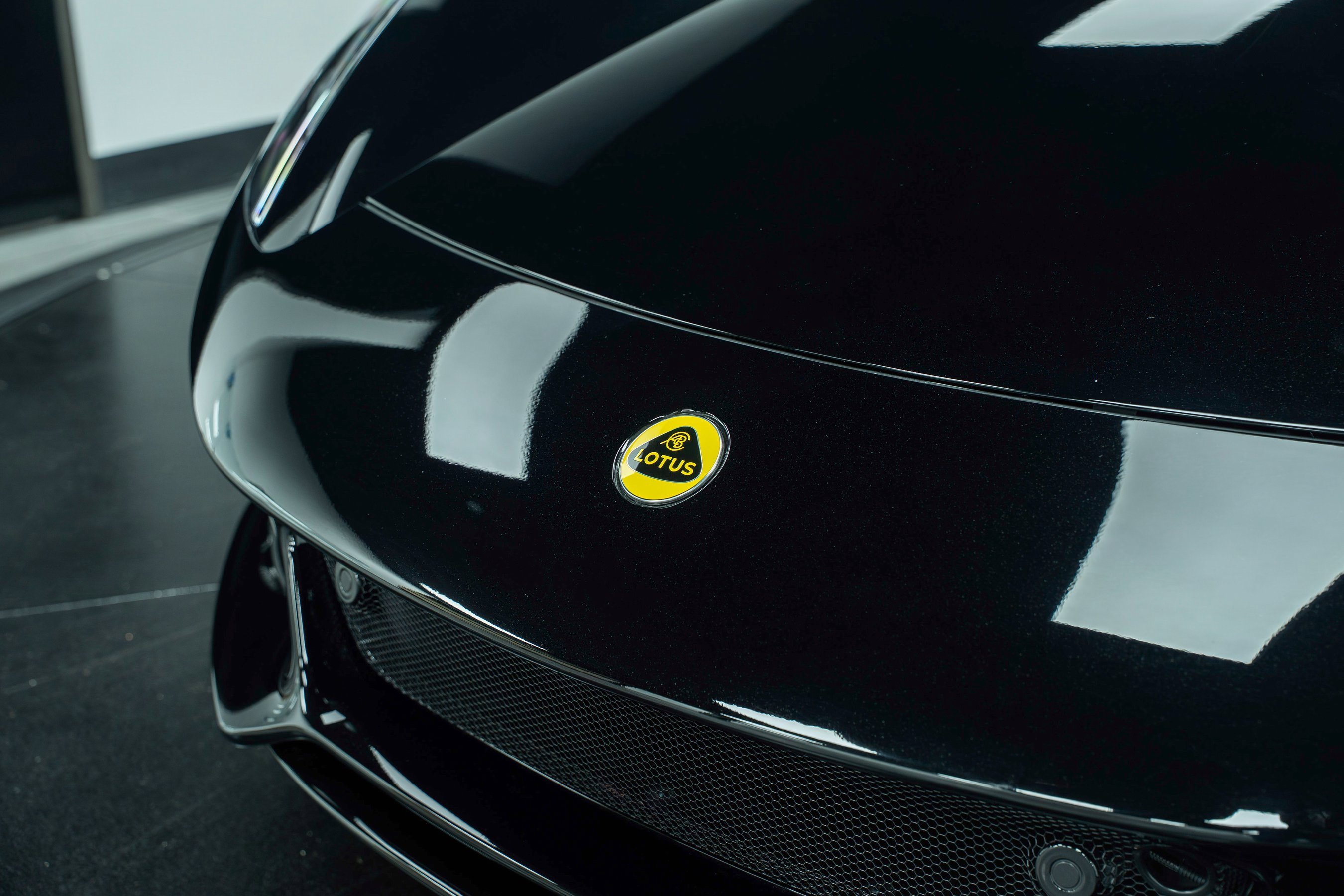 New 2025 Lotus Emira image 9