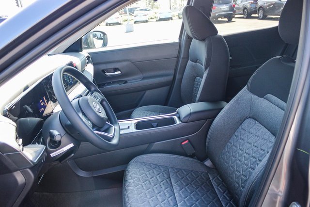 New 2026 Nissan Kicks SV image 18