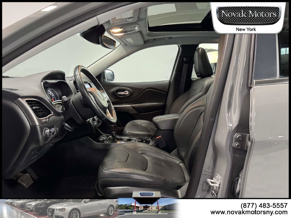 Used 2021 Jeep Cherokee Limited w/ Elite Package AWD/4WD image 16