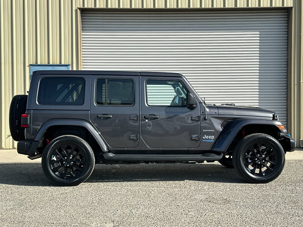 Used 2022 Jeep Wrangler Unlimited Sahara w/ Cold Weather Group AWD/4WD image 3