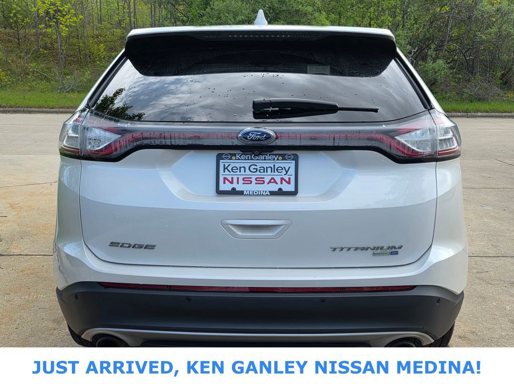 Used 2016 Ford Edge Titanium w/ Technology Package AWD/4WD image 4