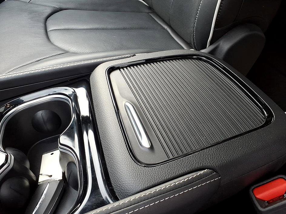 Used 2023 Chrysler Pacifica Limited w/ S Appearance Package image 26