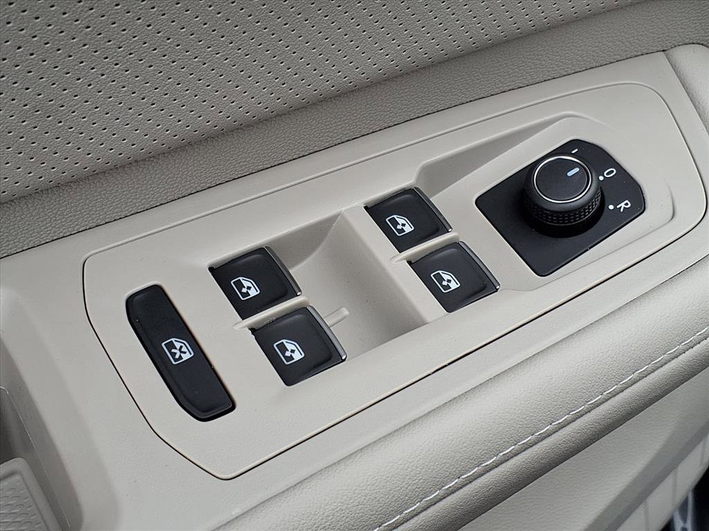 New 2026 Volkswagen Atlas SE image 10