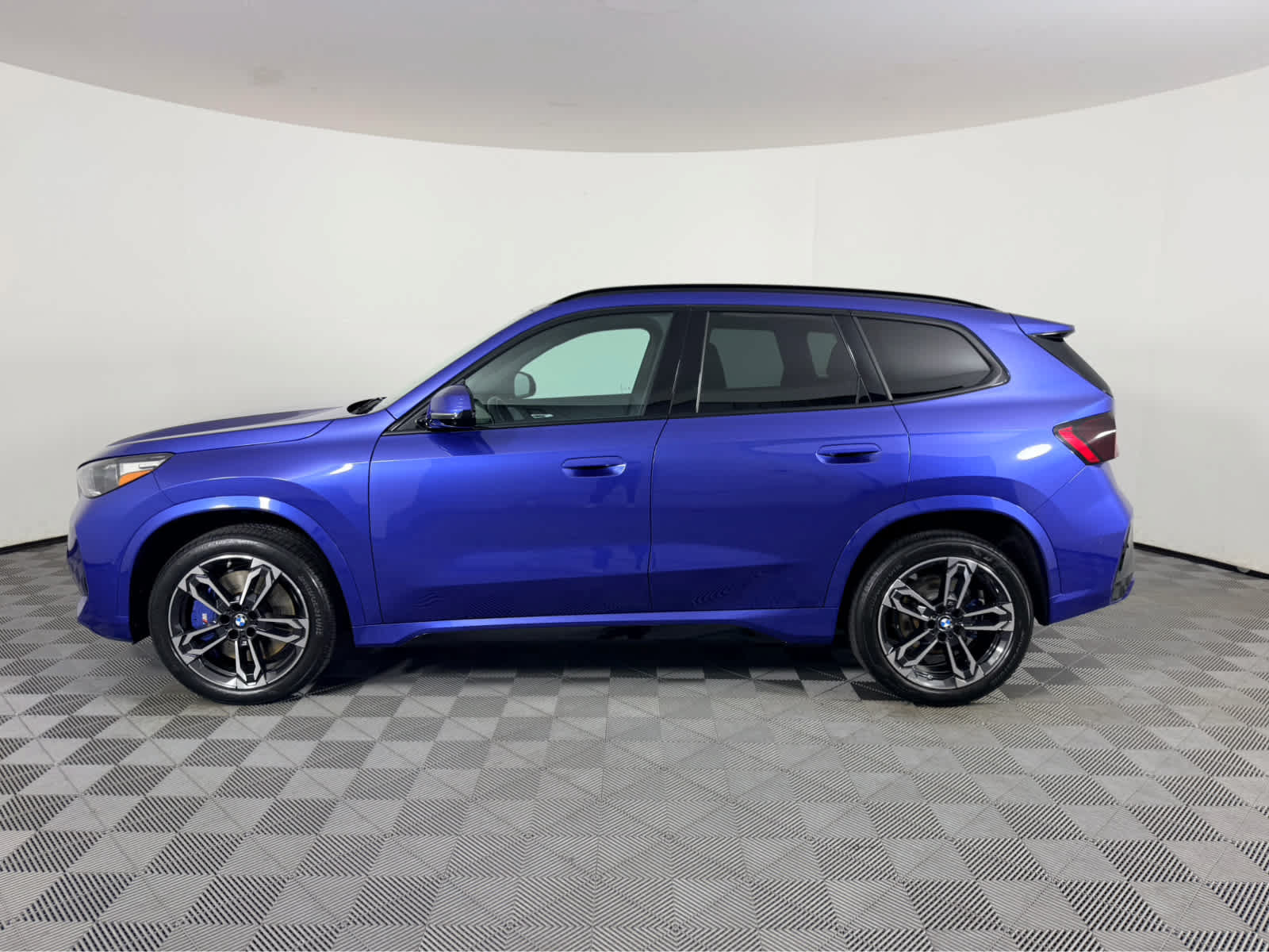 Used 2025 BMW X1 xDrive28i w/ Premium Package AWD/4WD image 6