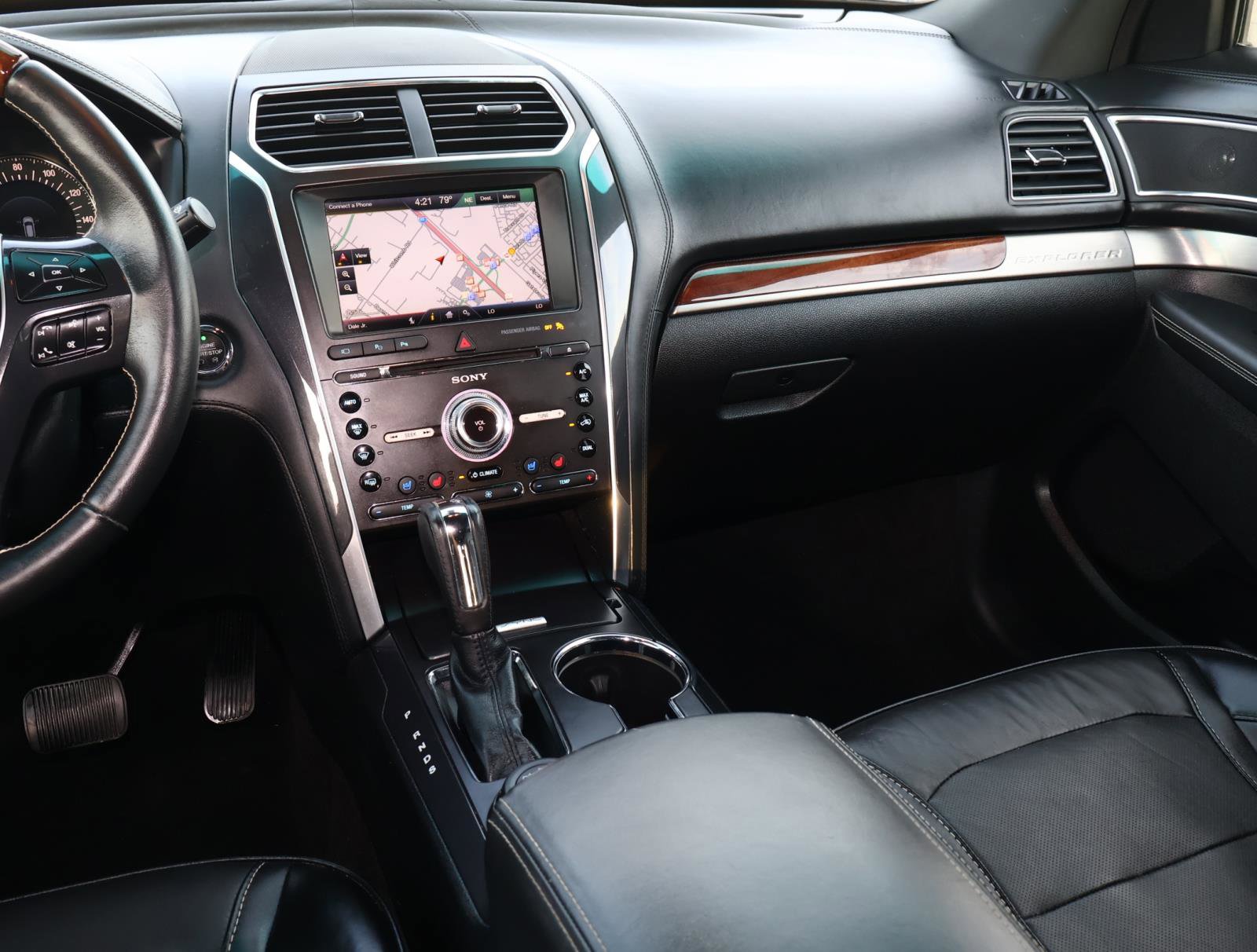 Used 2016 Ford Explorer Platinum image 10