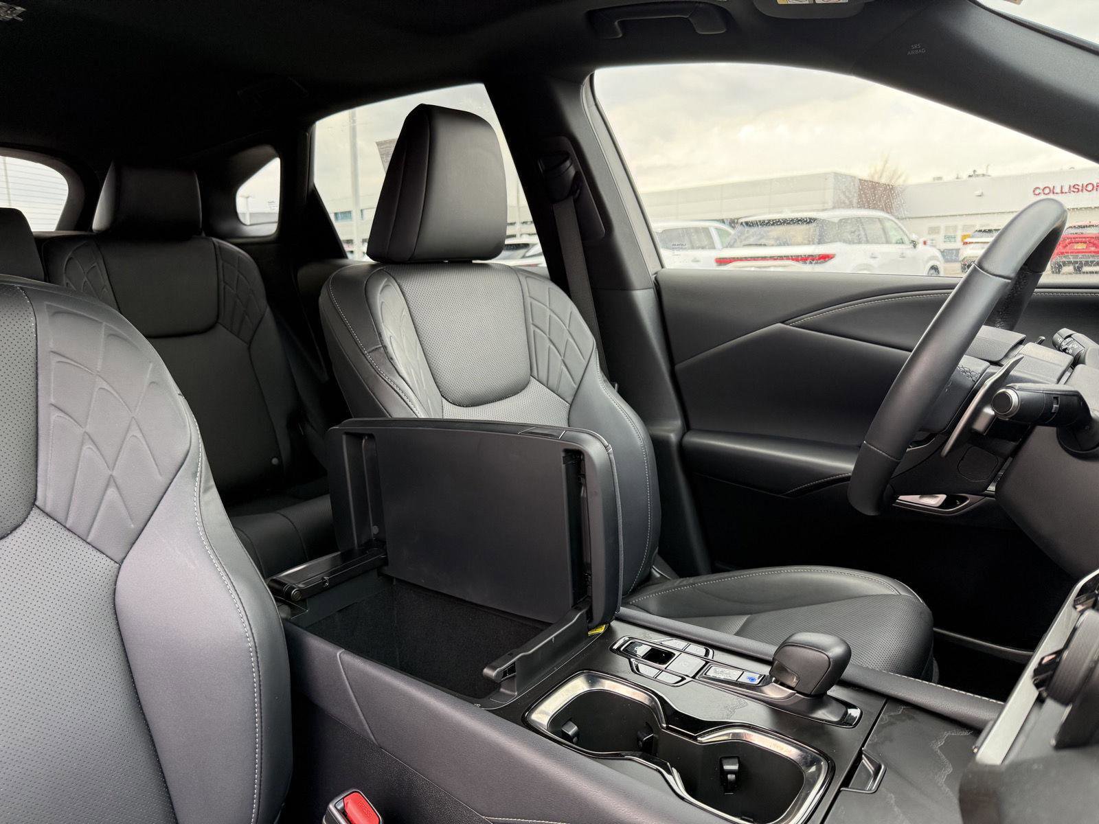 Used 2024 Lexus RX 350 Premium w/ Accessory Package (Z1) image 27