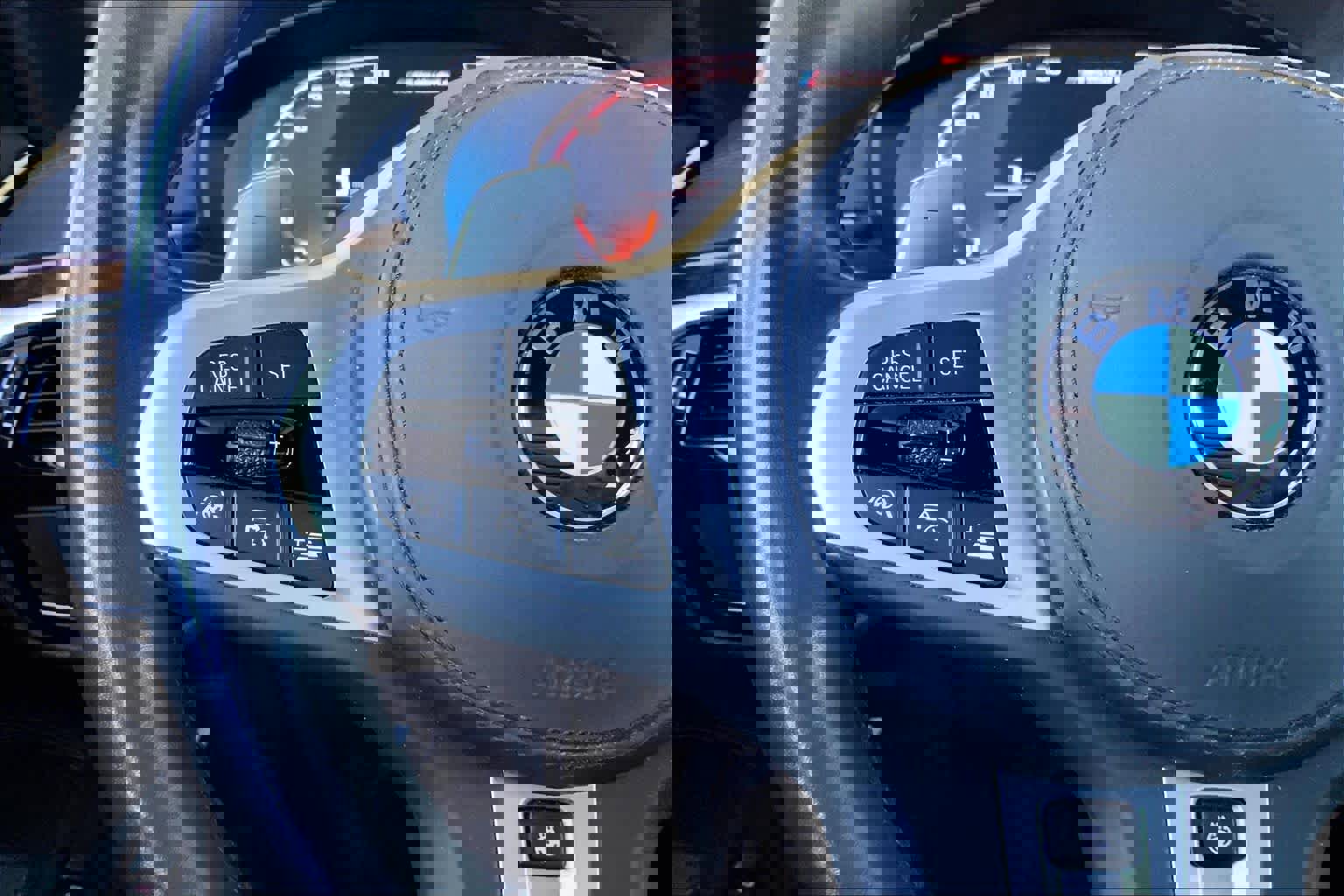 Used 2020 BMW M550i xDrive w/ Dynamic Handling Package image 24