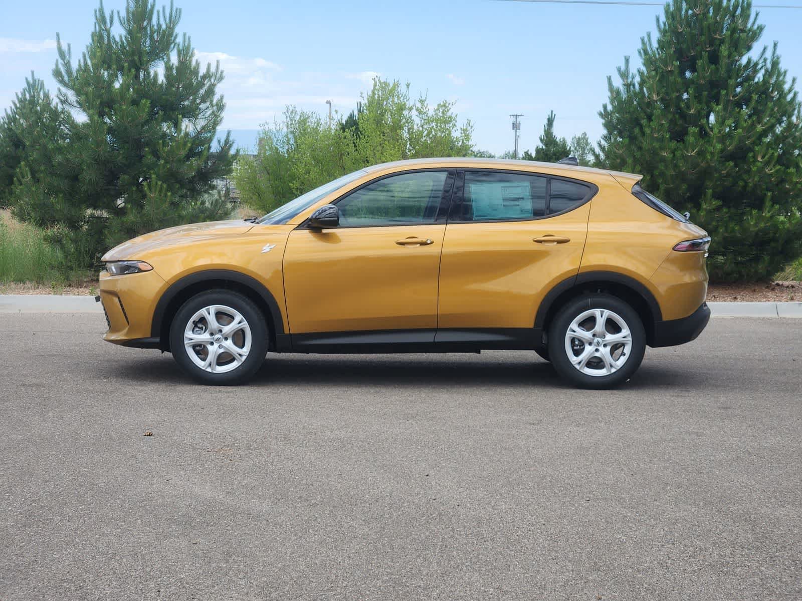 New 2025 Dodge Hornet GT w/ Cold Weather Group AWD/4WD image 4
