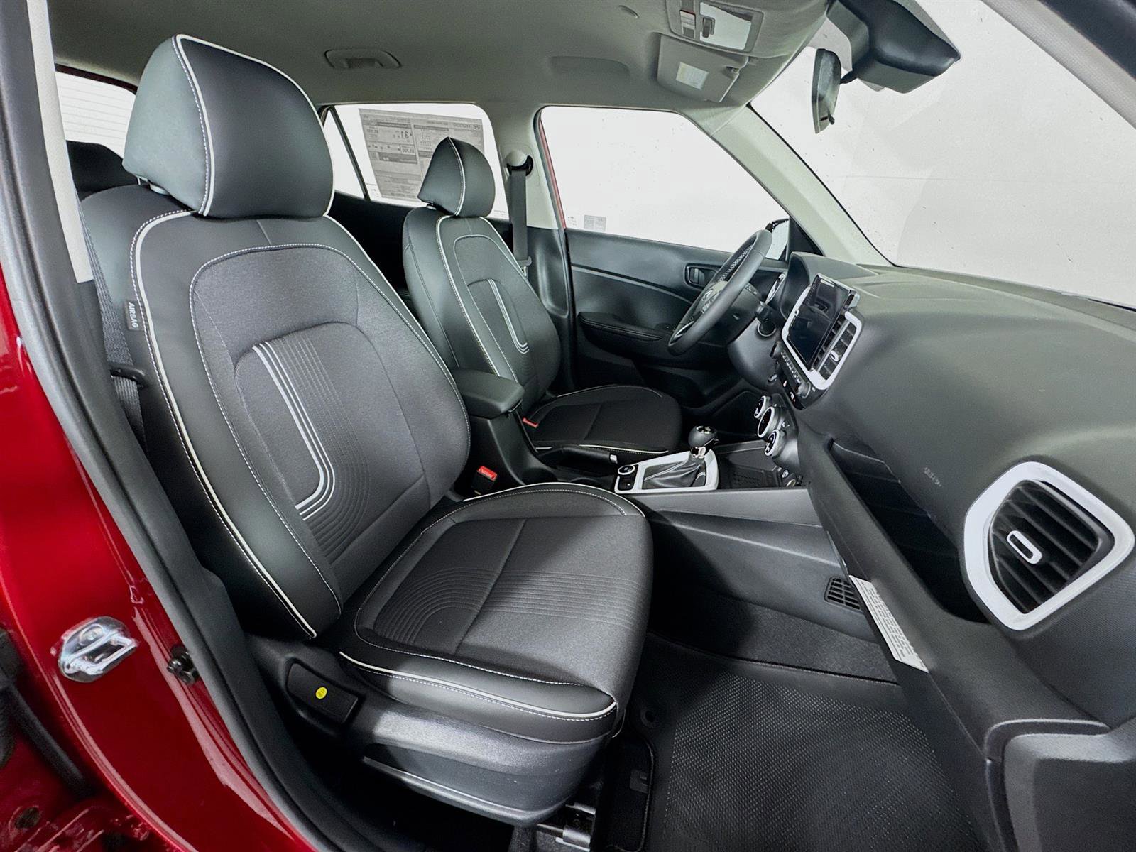 New 2025 Hyundai Venue Limited image 27