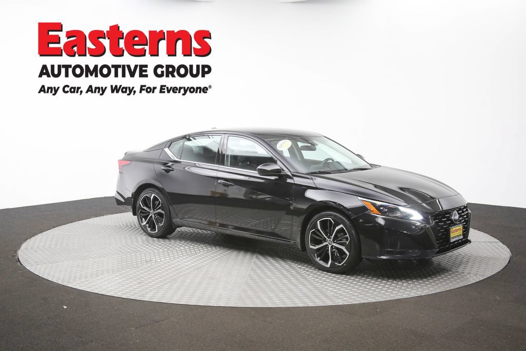 Used 2025 Nissan Altima 2.5 SR FWD image 44