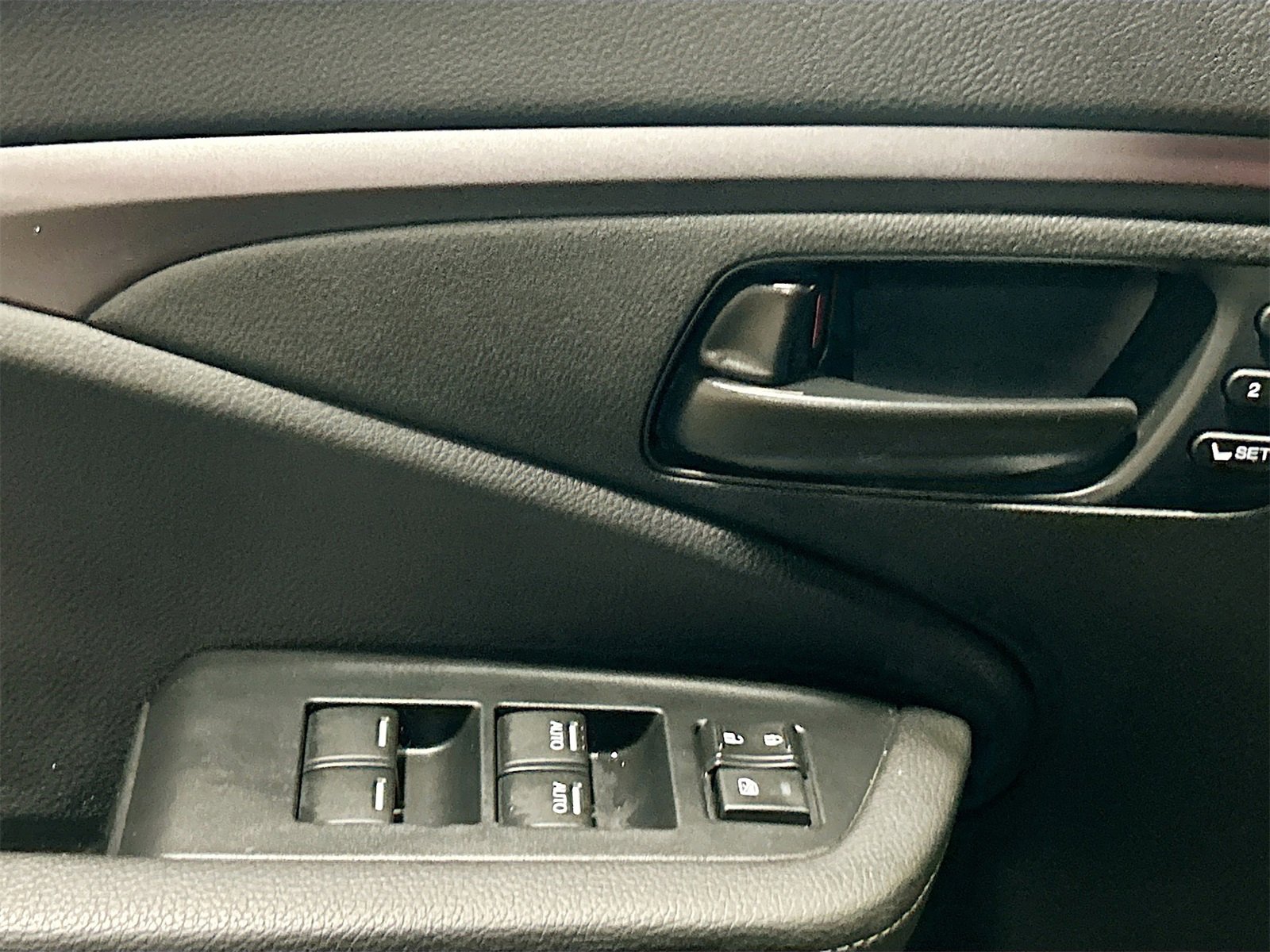 Used 2025 Honda Passport EX-L image 17