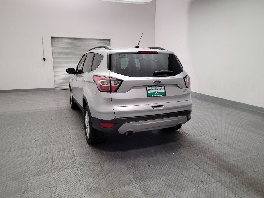 Used 2018 Ford Escape SE FWD image 6