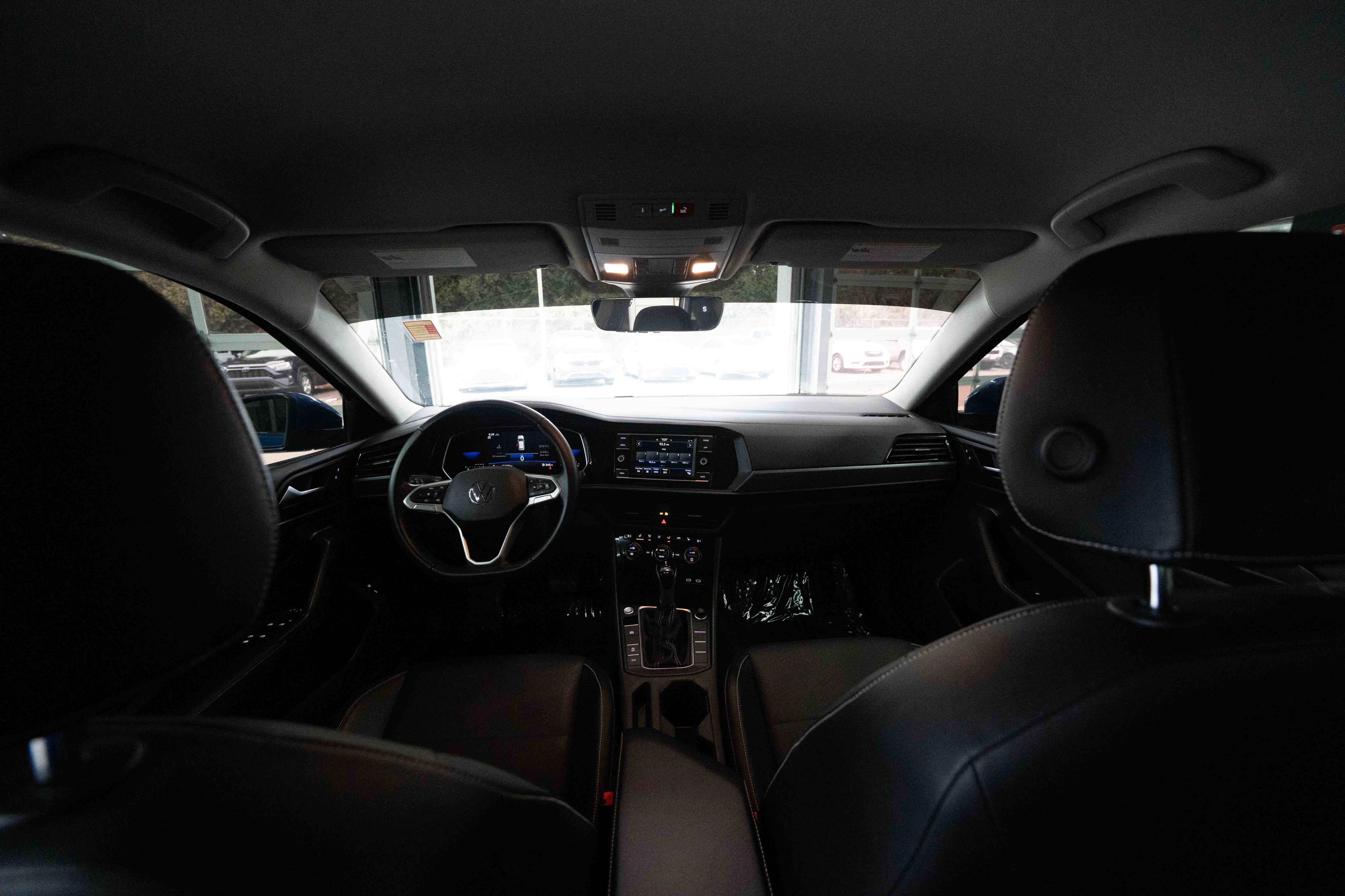 Used 2022 Volkswagen Jetta SE image 19