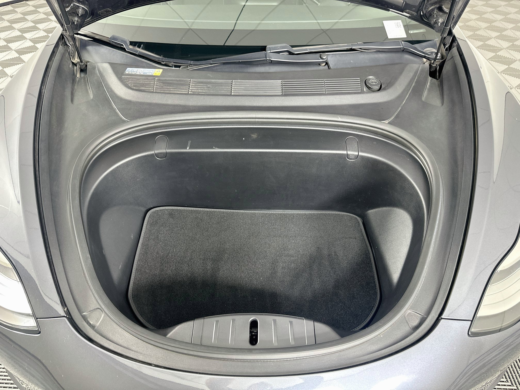 Used 2018 Tesla Model 3 Long Range RWD image 33