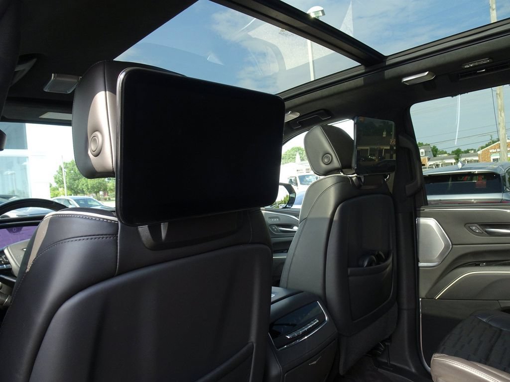 Used 2023 Cadillac Escalade V w/ LPO, ONYX Package AWD/4WD image 14