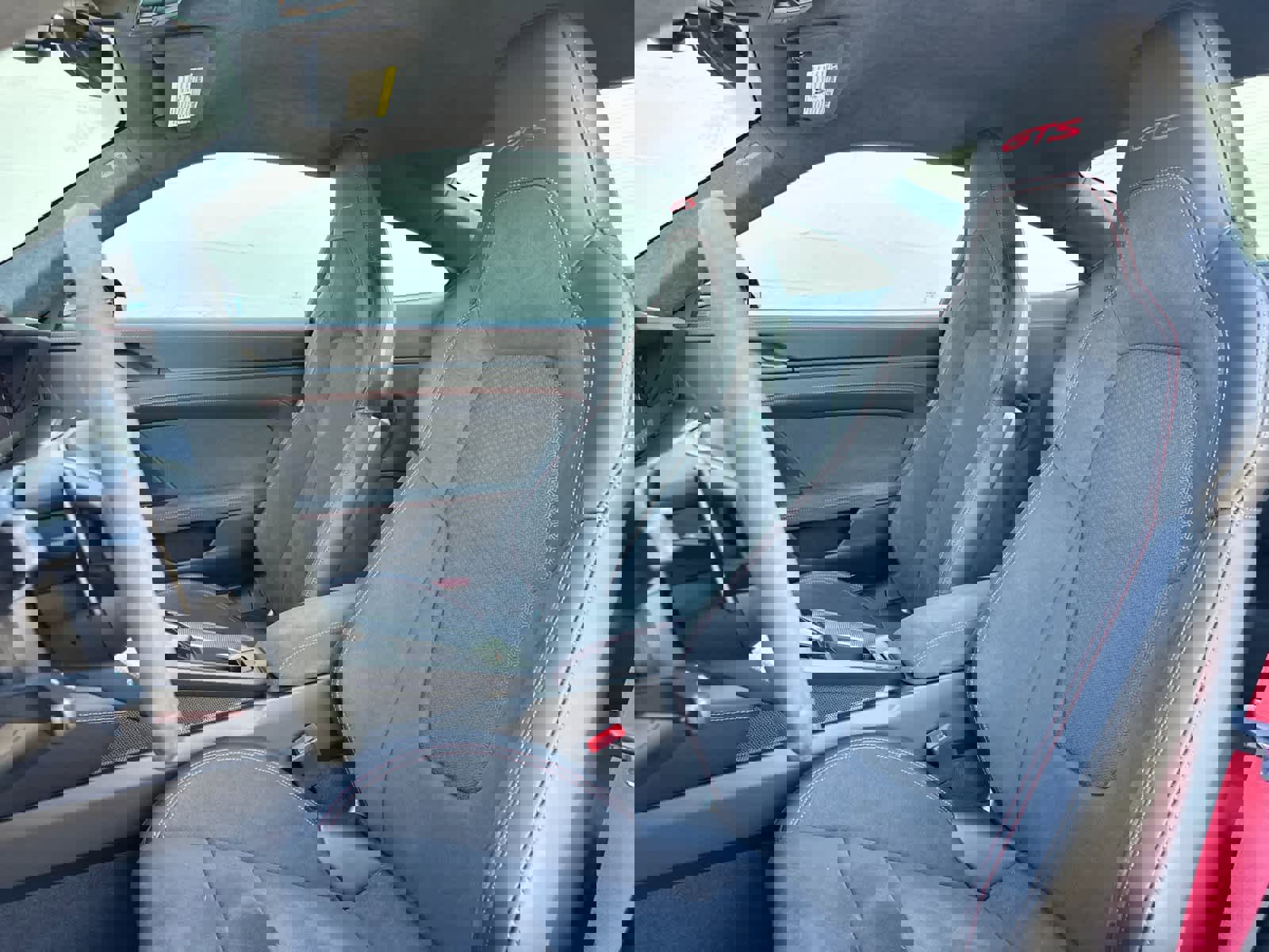 Certified 2025 Porsche 911 Carrera GTS RWD image 5