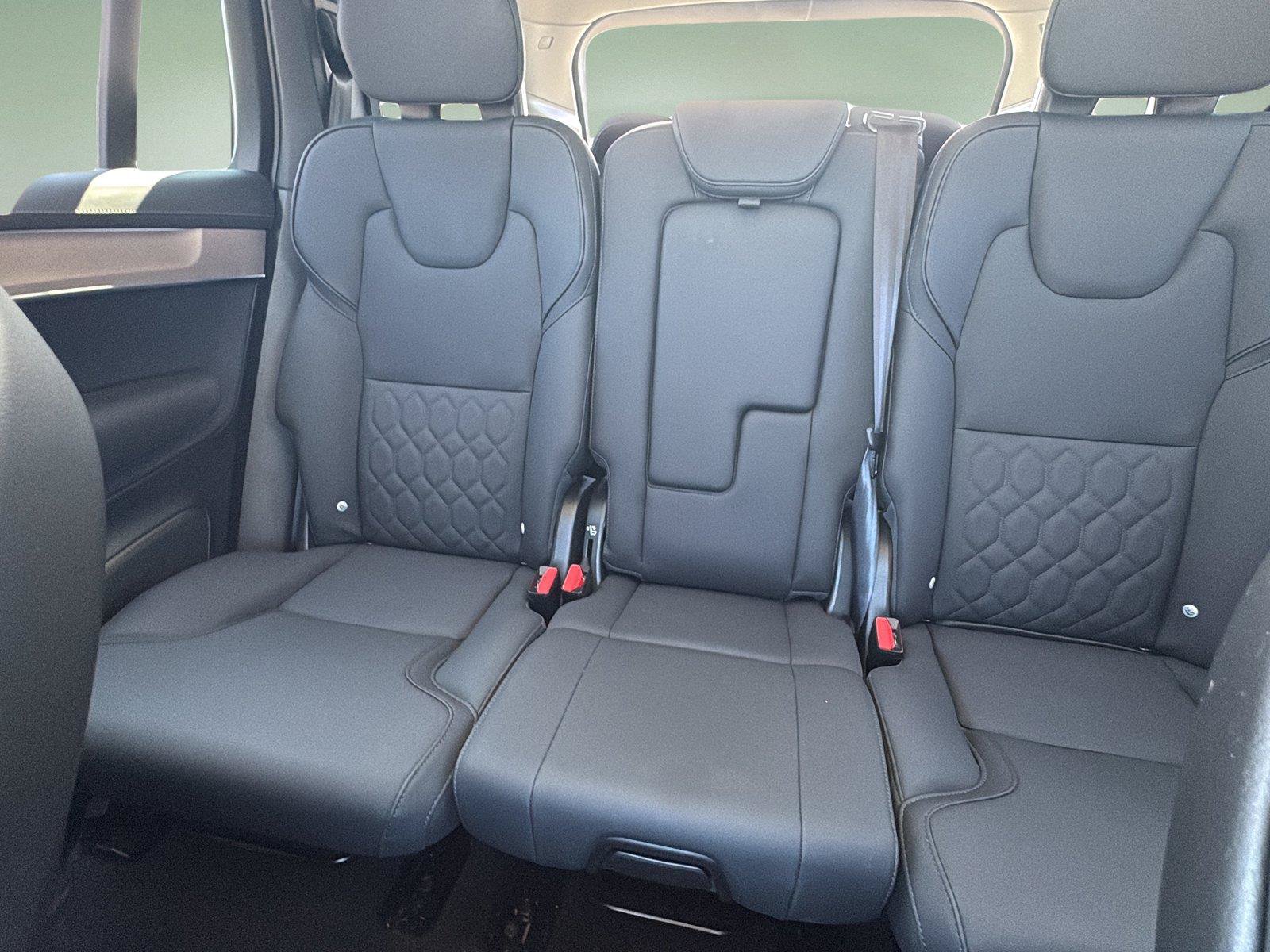Used 2025 Volvo XC90 B6 Plus AWD/4WD image 35