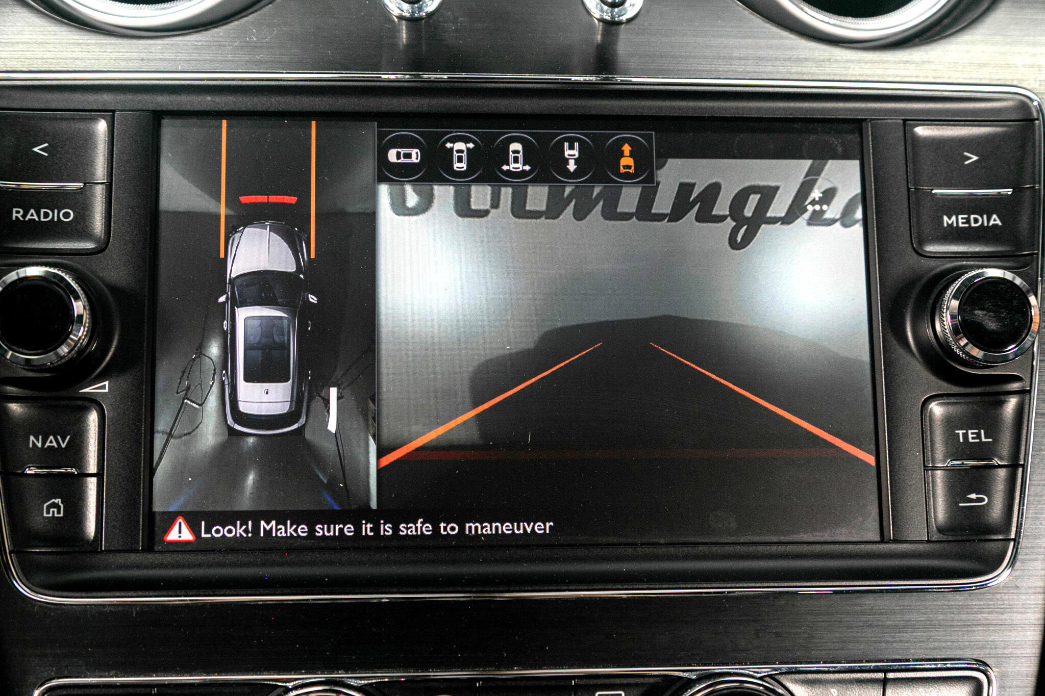 Used 2017 Bentley Bentayga image 16