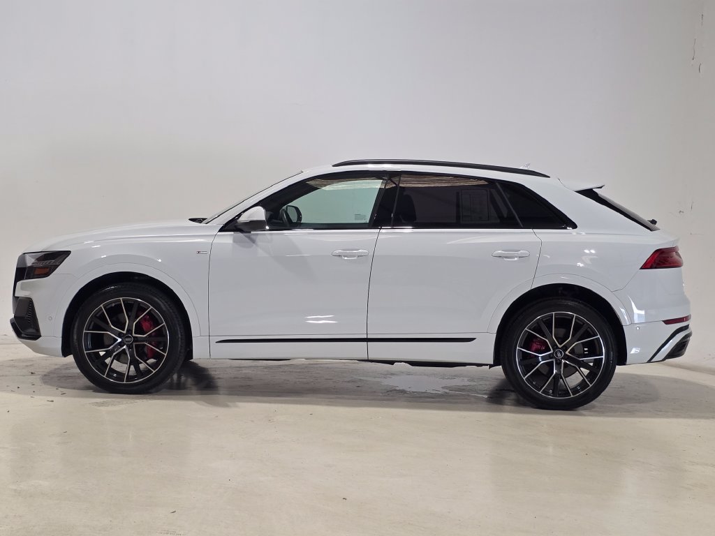 Used 2023 Audi Q8 Premium Plus AWD/4WD image 3