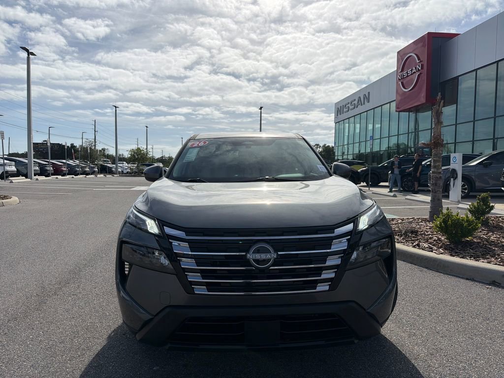 Certified 2026 Nissan Rogue SV FWD image 2