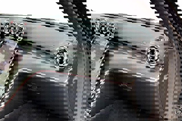 Used 2025 Mercedes-Benz C 300 4MATIC Sedan image 29