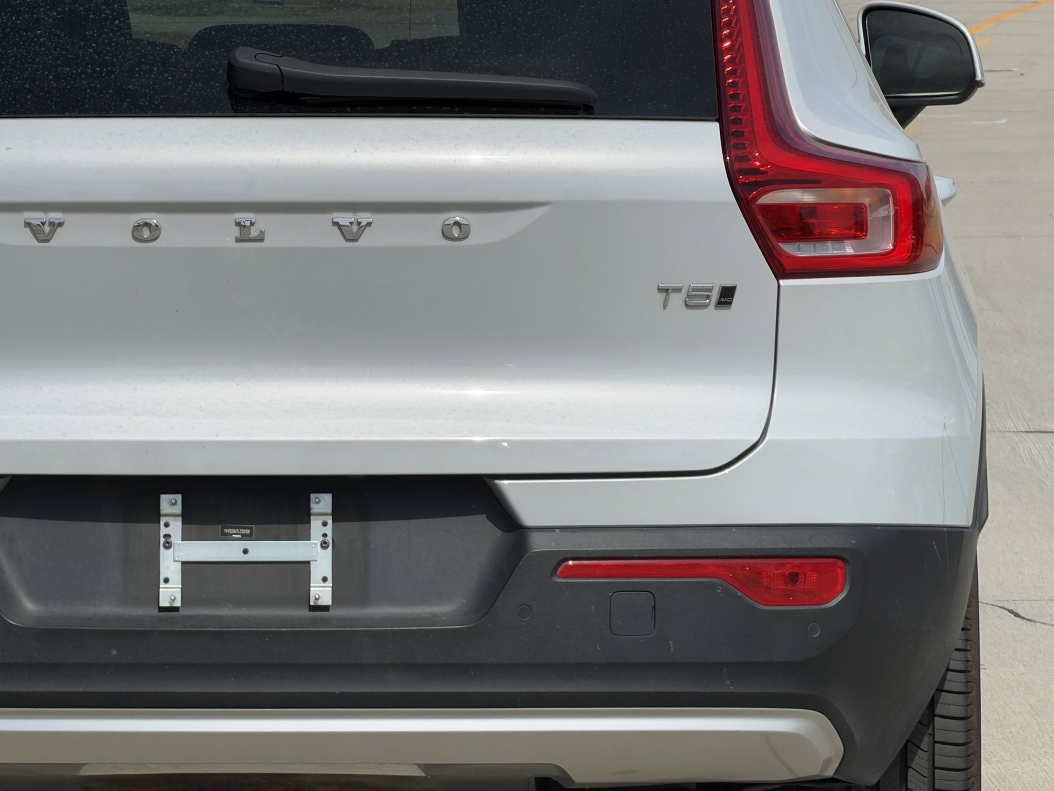 Used 2020 Volvo XC40 T5 Momentum w/ Protection Package Premier AWD/4WD image 8